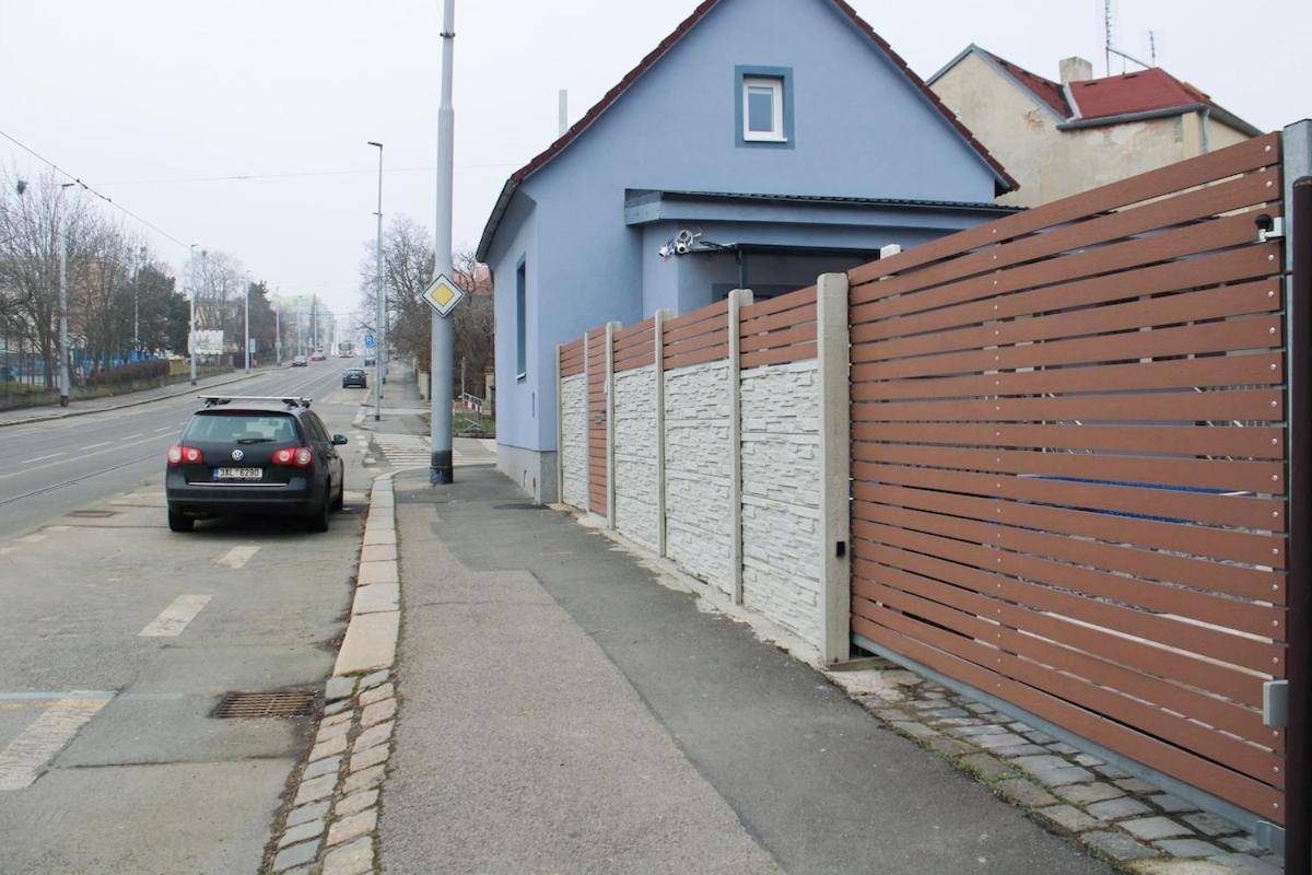 Lyly - Free Parking, Near The Metro Apartment